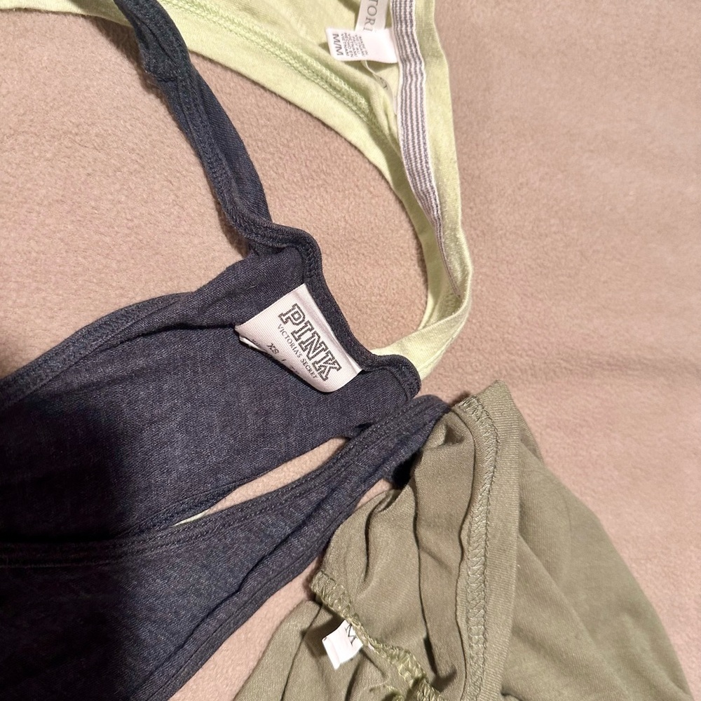 Tank top bundle - Picture 6 of 8
